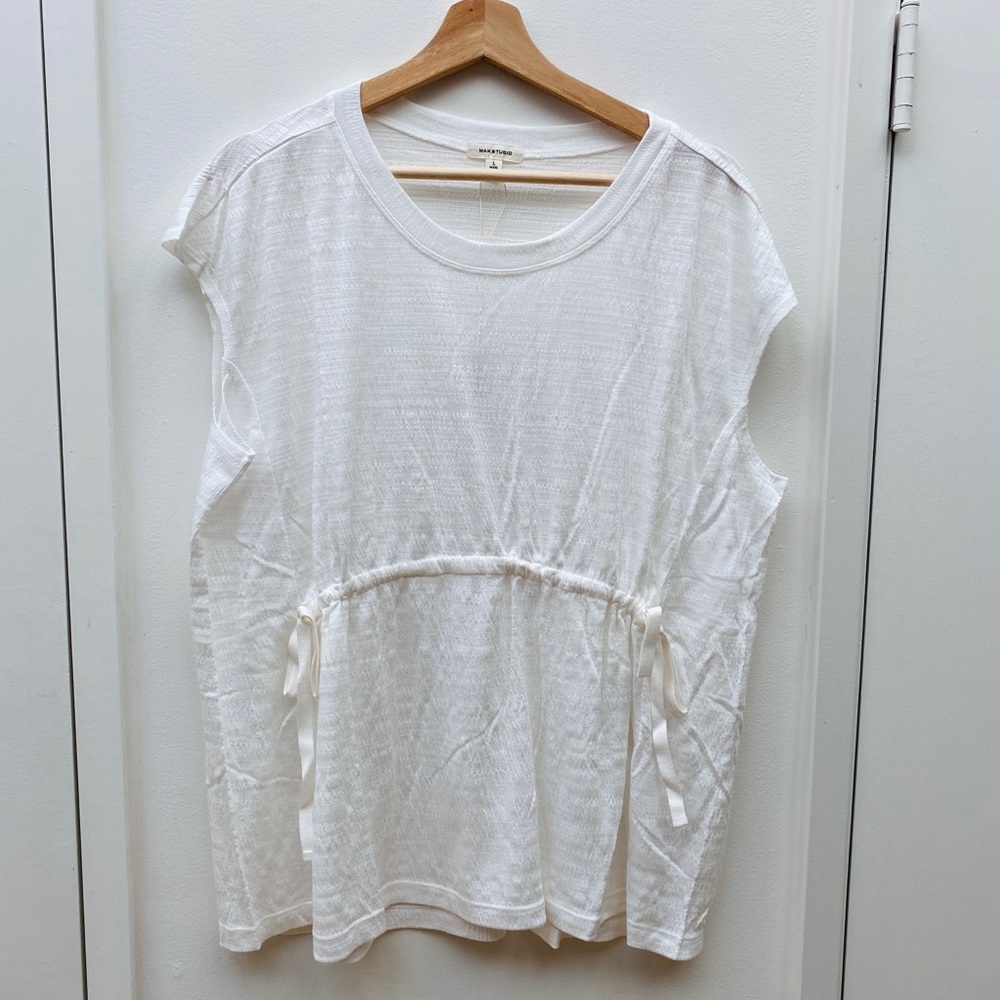 MAX STUDIO White Sleeveless Knit Top
